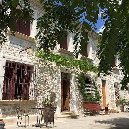 مبيت وإفطار Mézoargues Mas Moineau المظهر الخارجي الصورة