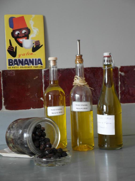 مبيت وإفطار Mézoargues Mas Moineau المظهر الخارجي الصورة