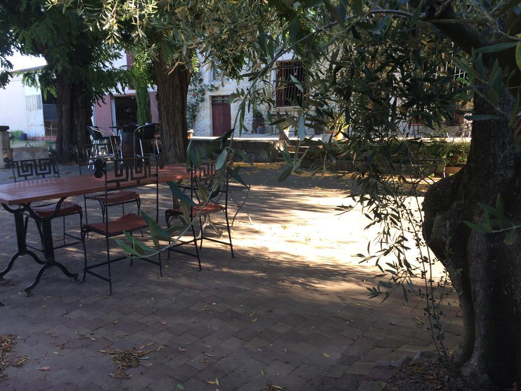 مبيت وإفطار Mézoargues Mas Moineau المظهر الخارجي الصورة